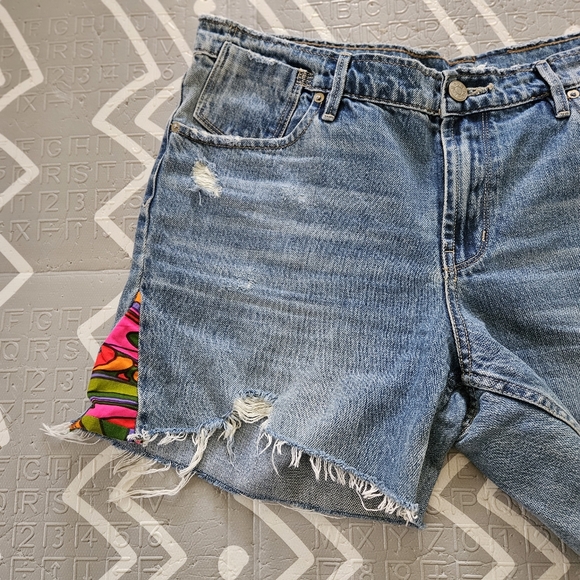 BDG SLIM BOYFRIEND SHORT **Custom One of a Kind Accents Added Size 30W - Picture 2 of 9